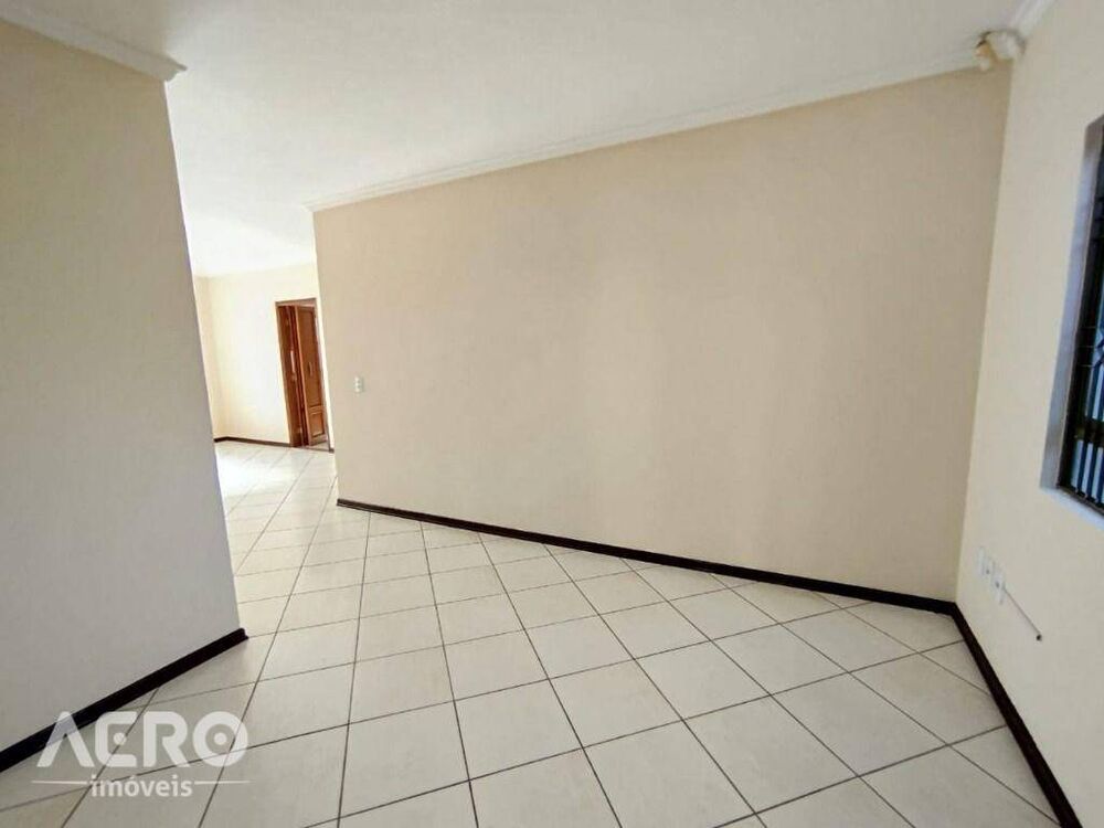 Casa à venda com 3 quartos, 250m² - Foto 10