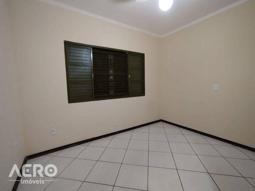 Casa à venda com 3 quartos, 250m² - Foto 11