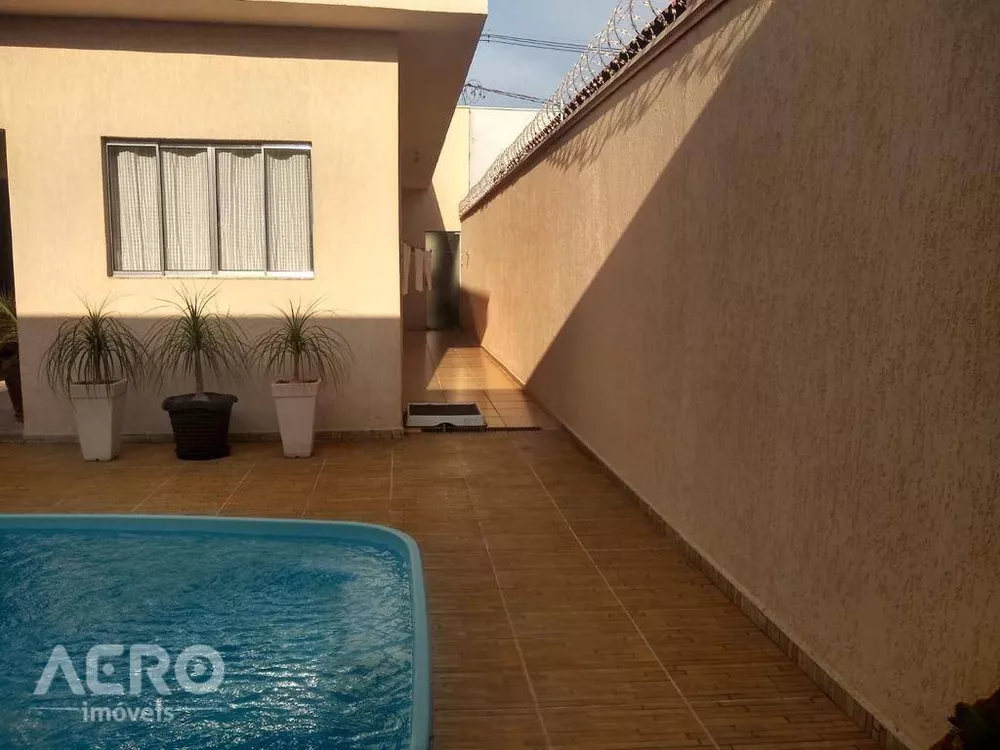 Casa à venda com 2 quartos, 165m² - Foto 4