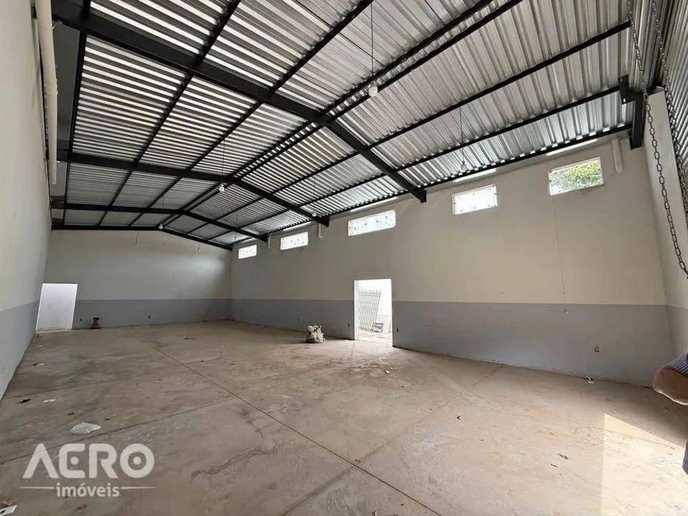 Depósito-Galpão, 220 m² - Foto 1