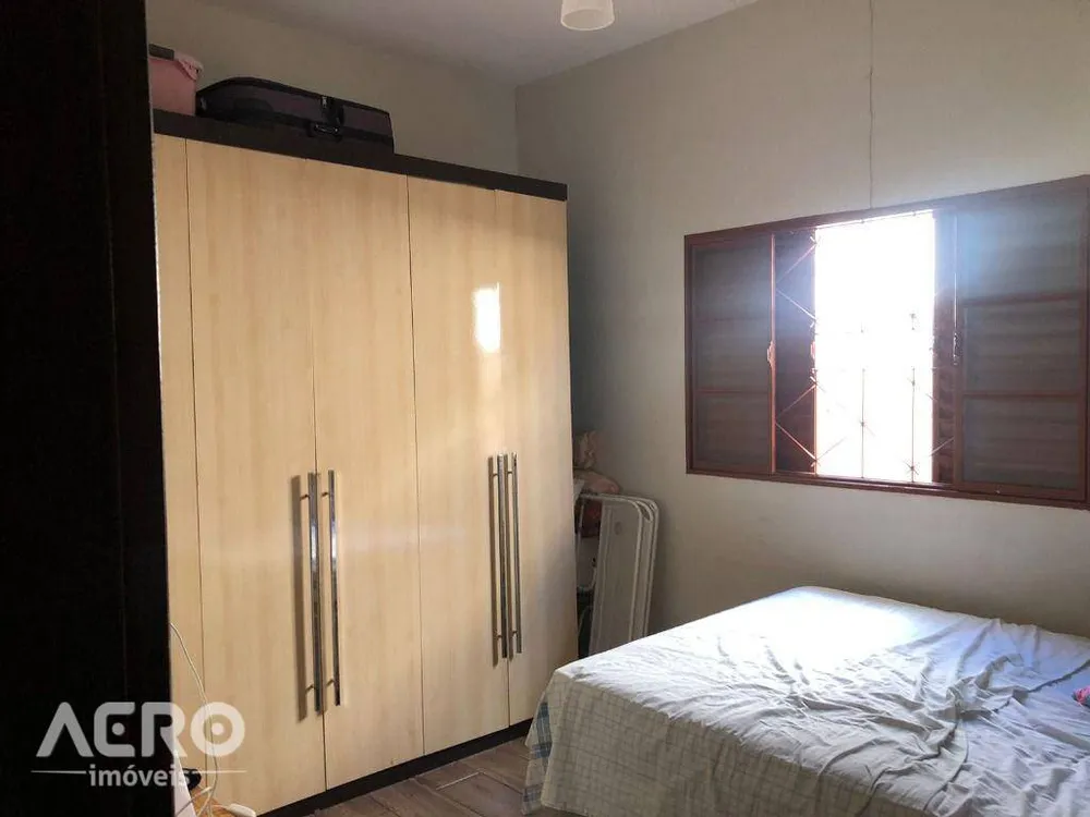 Casa, 3 quartos, 203 m² - Foto 2