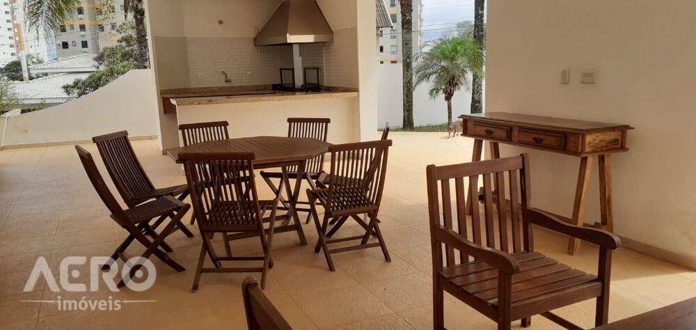 Casa à venda com 4 quartos, 560m² - Foto 4