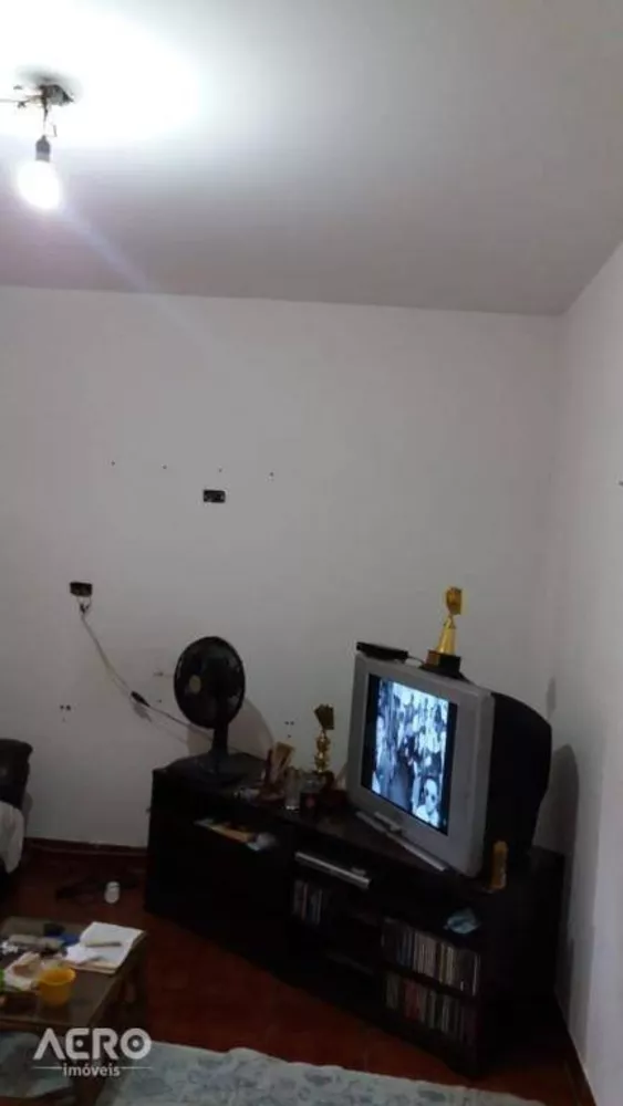 Casa à venda com 3 quartos, 201m² - Foto 3