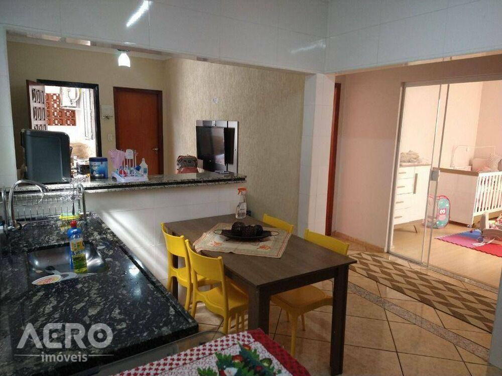 Casa, 3 quartos, 105 m² - Foto 1