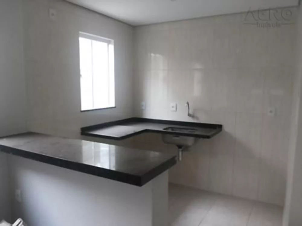 Casa à venda com 3 quartos, 122m² - Foto 2