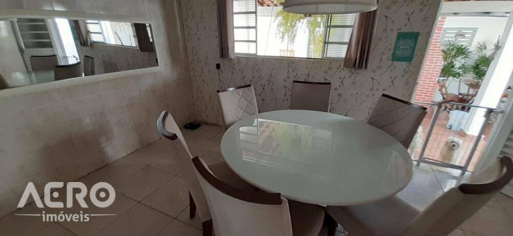 Casa à venda com 3 quartos, 187m² - Foto 10