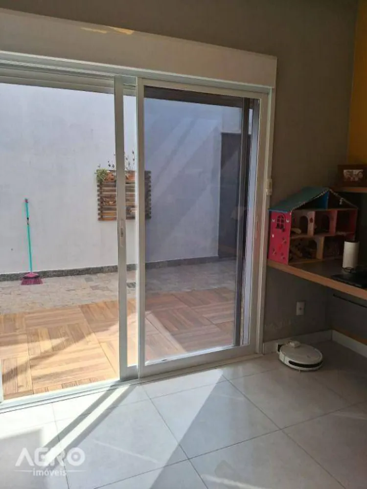 Casa, 3 quartos, 231 m² - Foto 4