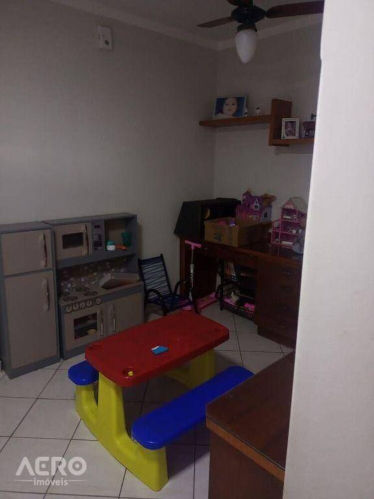 Casa, 3 quartos, 212 m² - Foto 9