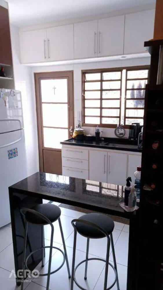 Casa, 3 quartos, 107 m² - Foto 2