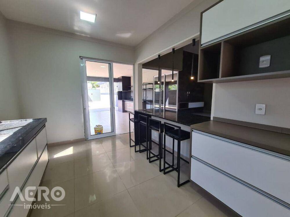 Casa de Condomínio à venda com 3 quartos, 210m² - Foto 13
