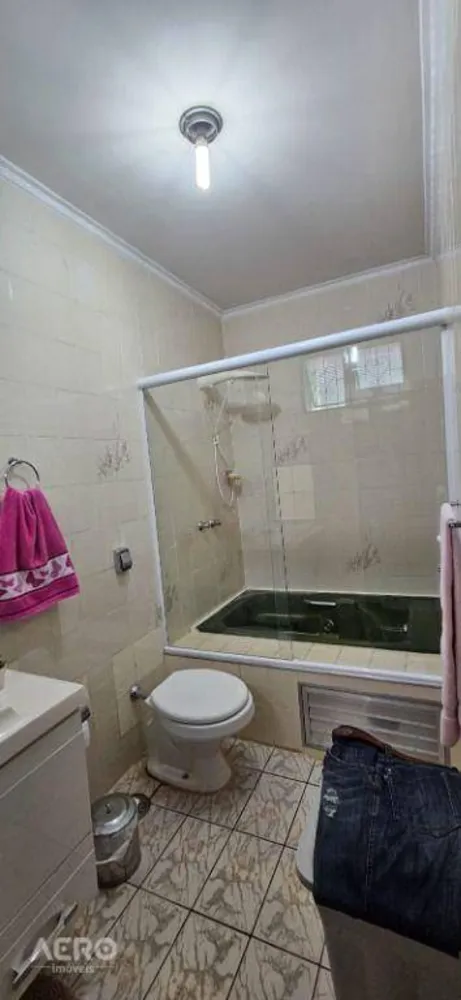 Casa, 3 quartos, 208 m² - Foto 1