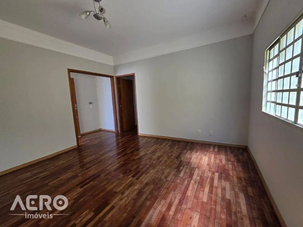 Casa, 4 quartos, 260 m² - Foto 4