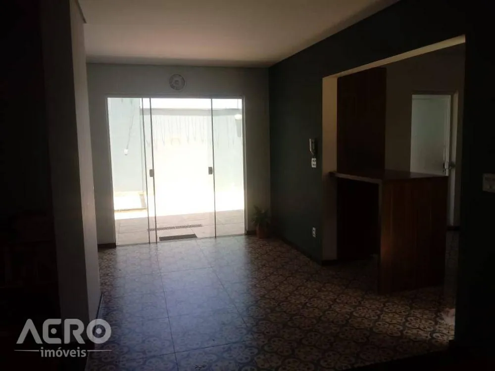 Casa, 3 quartos, 180 m² - Foto 3