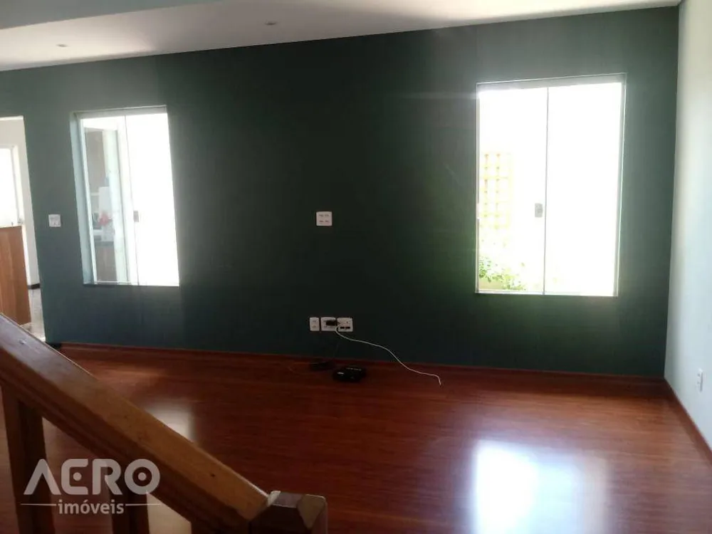 Casa, 3 quartos, 180 m² - Foto 2