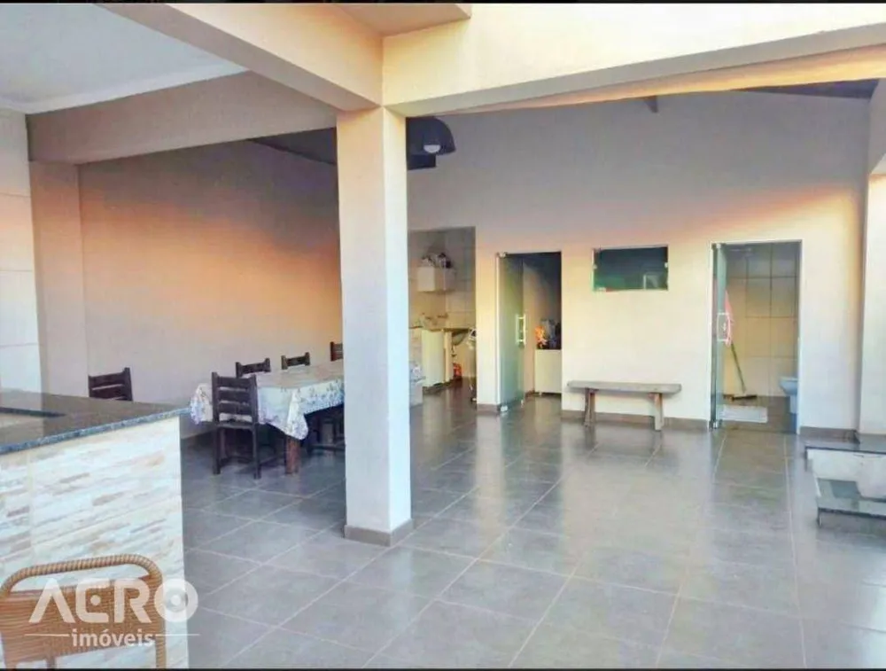 Casa, 3 quartos, 240 m² - Foto 1