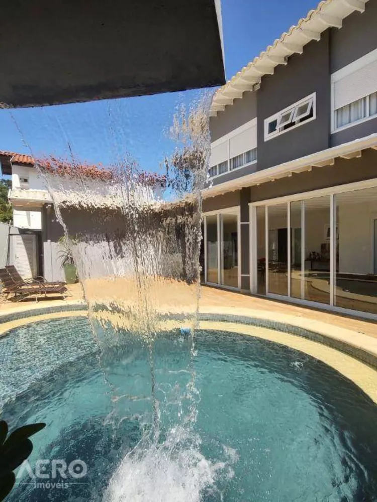 Casa de Condomínio à venda com 3 quartos, 340m² - Foto 2