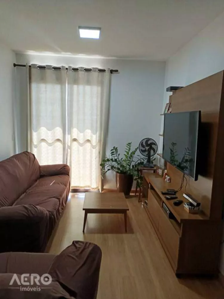 Apartamento à venda com 3 quartos, 81m² - Foto 1