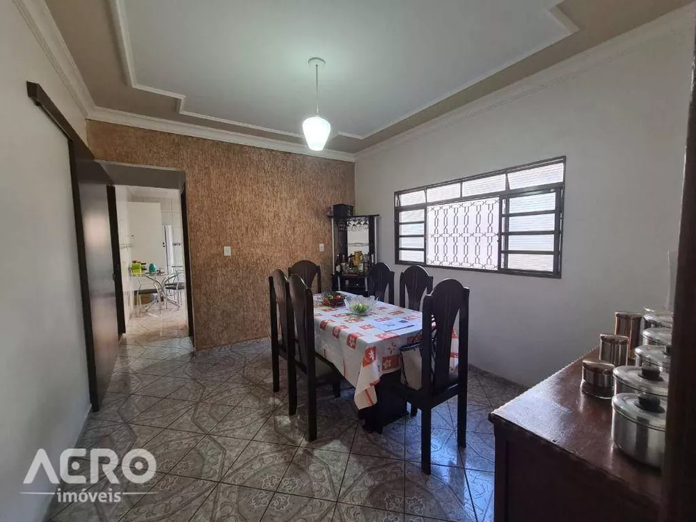 Casa à venda com 3 quartos, 183m² - Foto 4