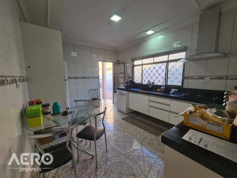 Casa, 3 quartos, 183 m² - Foto 10