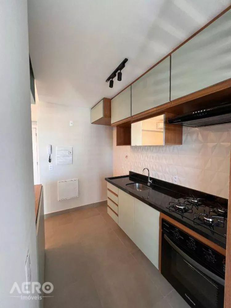 Apartamento à venda com 3 quartos, 84m² - Foto 2