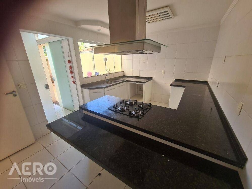 Casa de Condomínio à venda com 4 quartos, 200m² - Foto 5