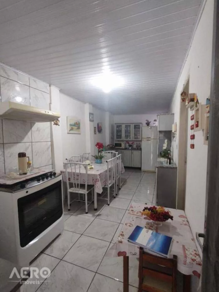 Casa à venda com 3 quartos, 84m² - Foto 2