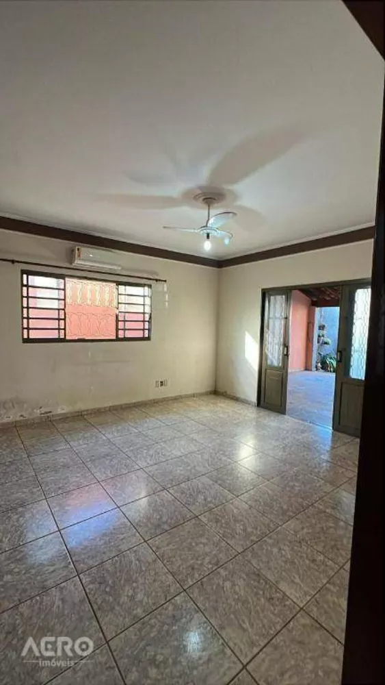 Casa, 3 quartos, 250 m² - Foto 3