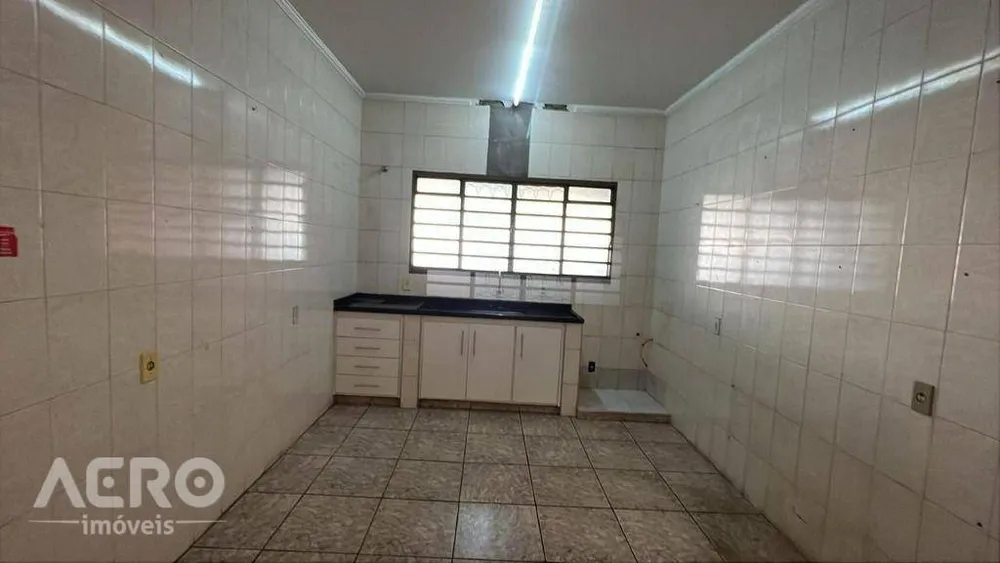 Casa, 3 quartos, 250 m² - Foto 9
