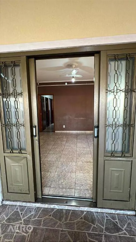 Casa, 3 quartos, 250 m² - Foto 1