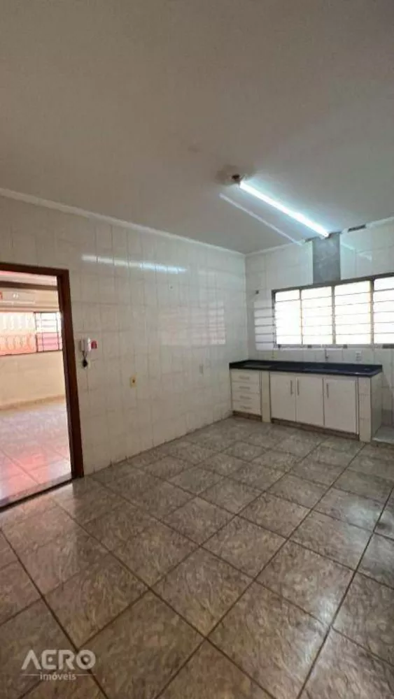 Casa, 3 quartos, 250 m² - Foto 4
