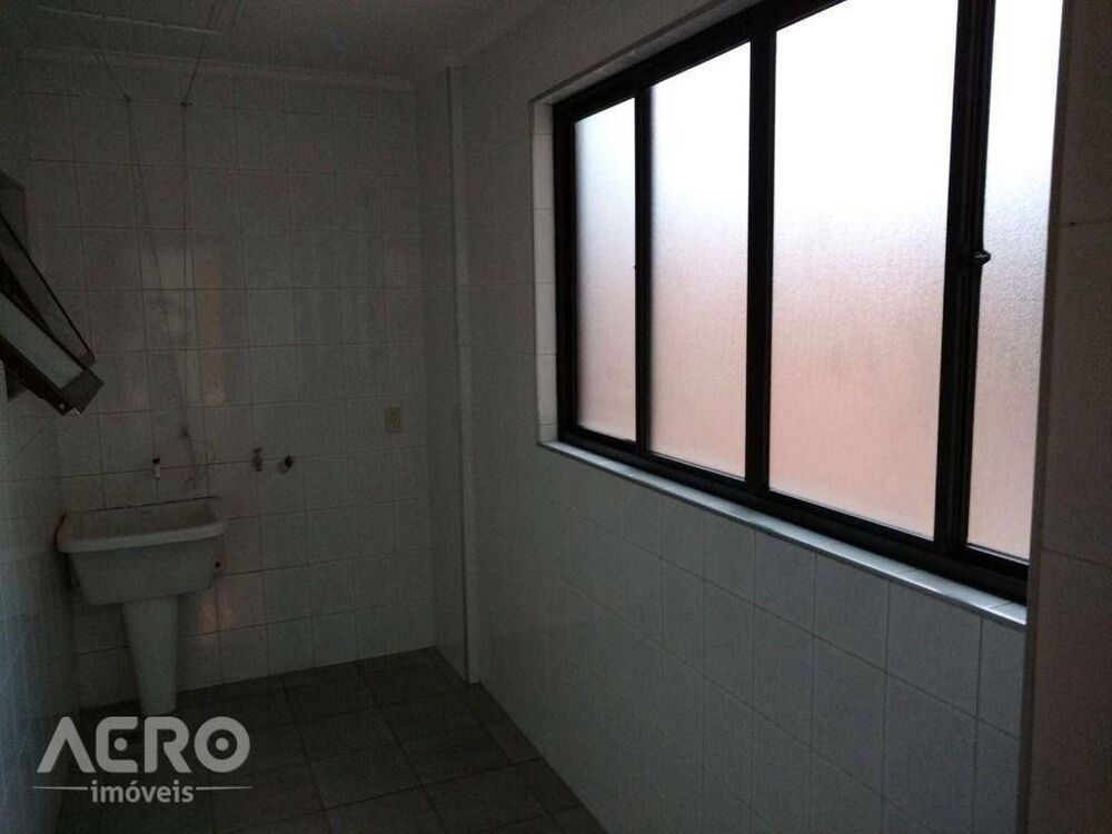 Apartamento à venda com 3 quartos, 122m² - Foto 9