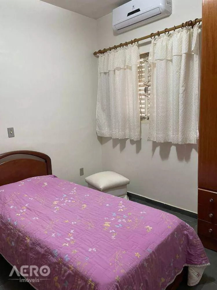 Casa de Condomínio à venda com 3 quartos, 200m² - Foto 2