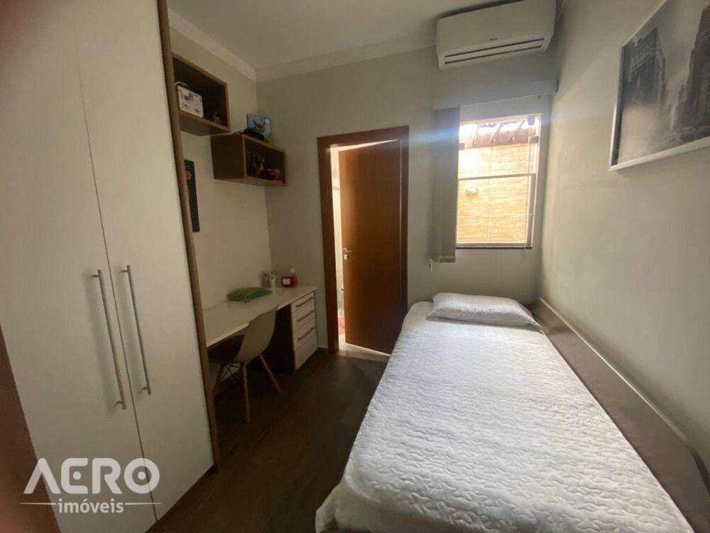 Casa para alugar com 3 quartos, 230m² - Foto 11