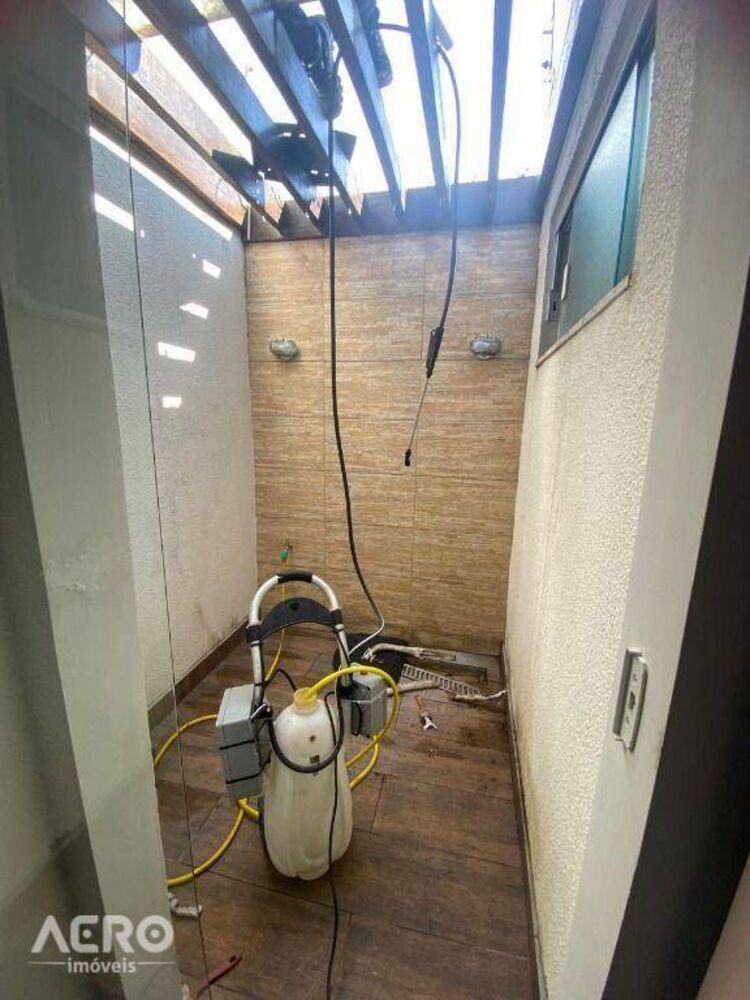 Casa para alugar com 3 quartos, 230m² - Foto 18