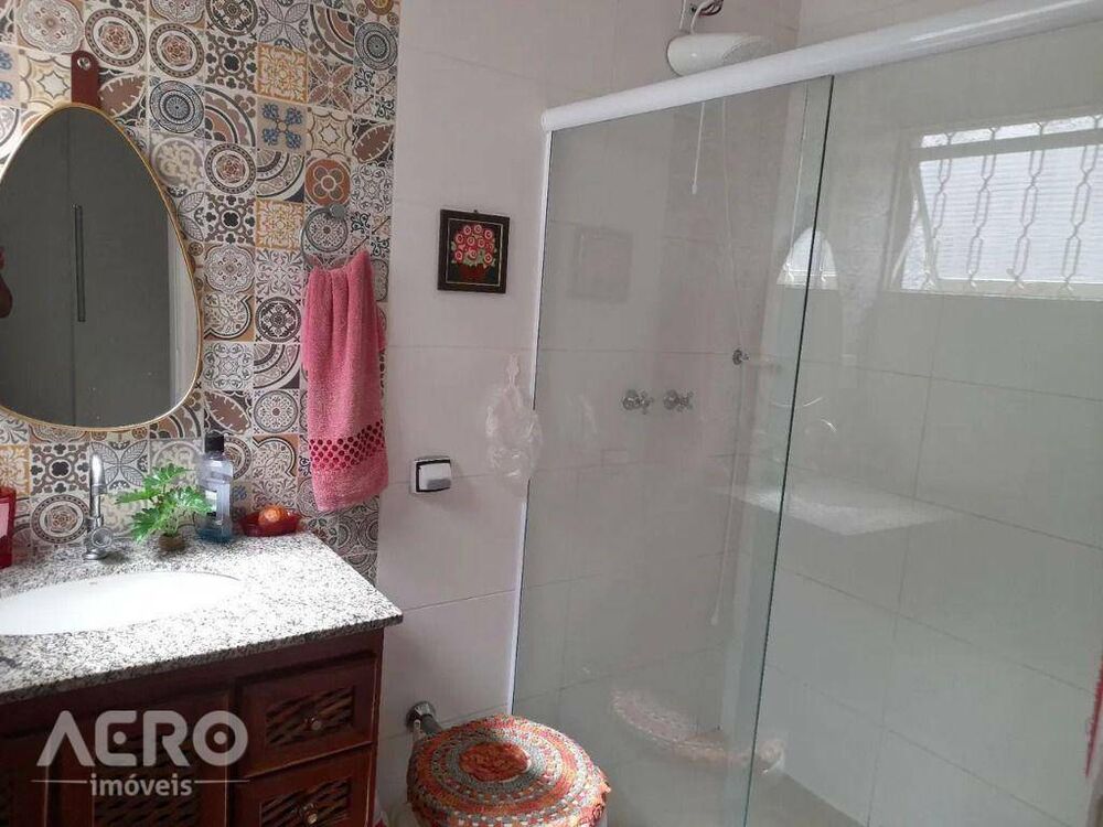 Casa, 3 quartos, 230 m² - Foto 2