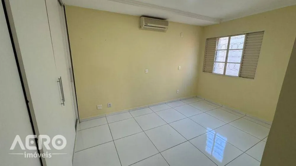 Casa, 4 quartos, 236 m² - Foto 2