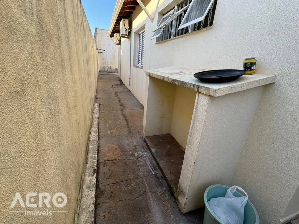 Casa, 4 quartos, 236 m² - Foto 1