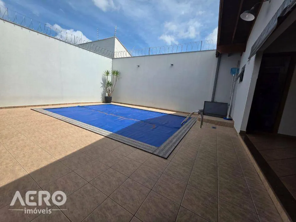 Casa, 3 quartos, 279 m² - Foto 1