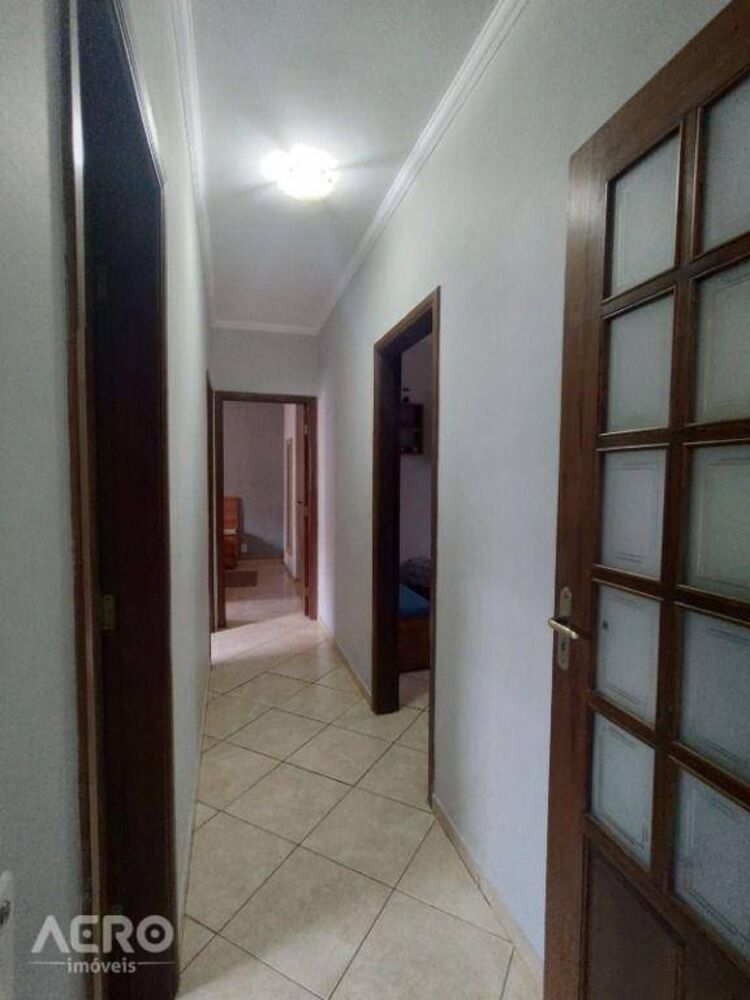 Casa à venda com 3 quartos, 169m² - Foto 11