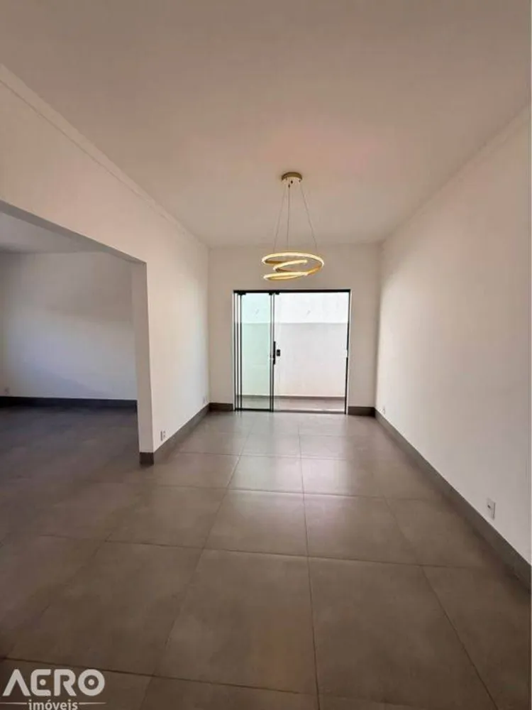 Casa, 3 quartos, 164 m² - Foto 2