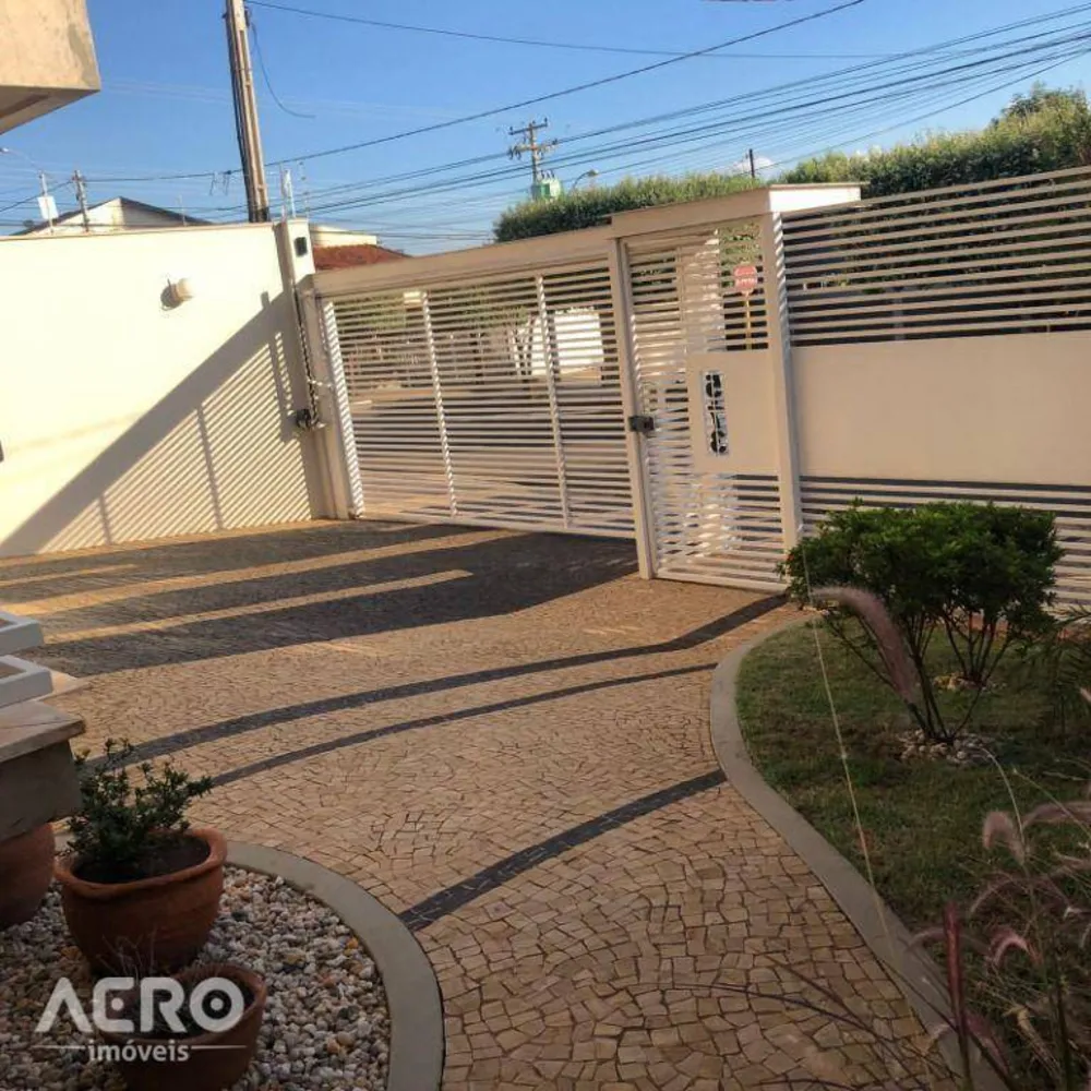 Casa, 3 quartos, 270 m² - Foto 1