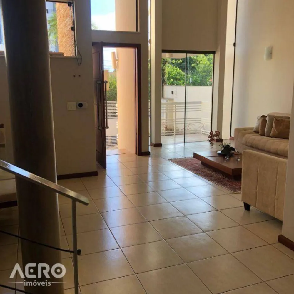 Casa, 3 quartos, 270 m² - Foto 2