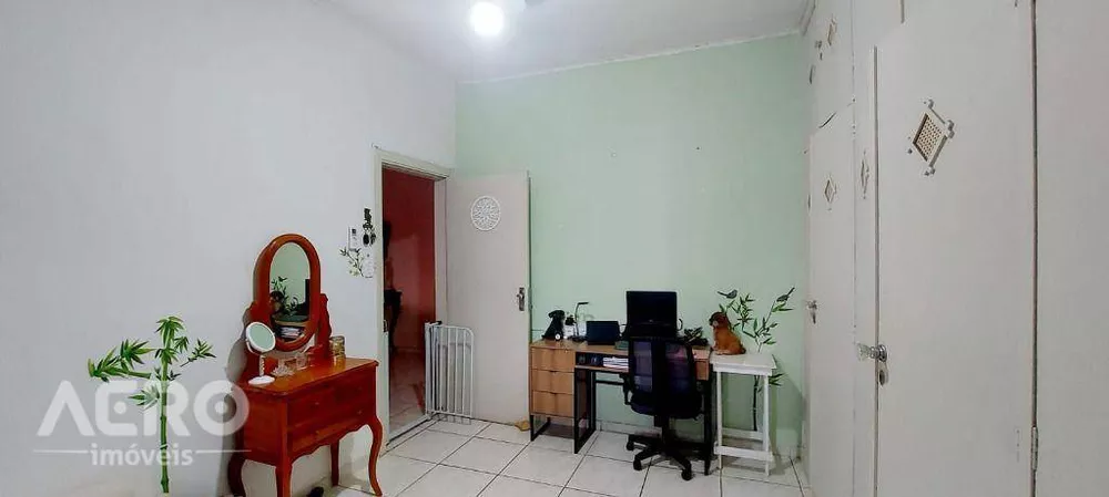 Casa à venda com 3 quartos, 270m² - Foto 3