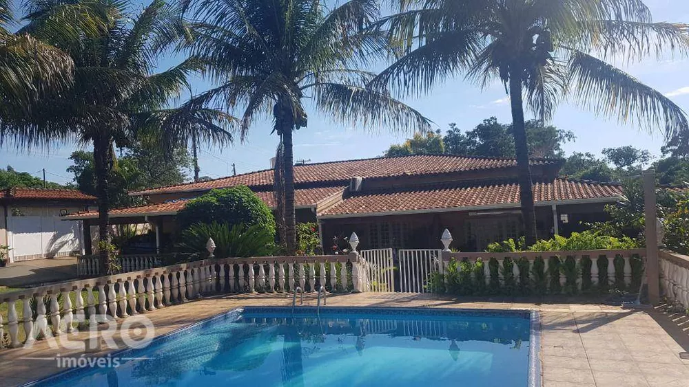 Casa de Condomínio à venda com 4 quartos, 380m² - Foto 2