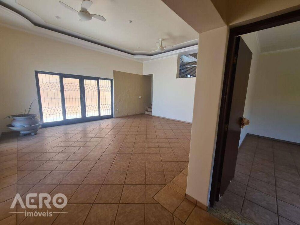 Casa de Condomínio à venda com 3 quartos, 382m² - Foto 3