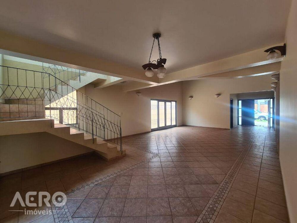 Casa de Condomínio à venda com 3 quartos, 382m² - Foto 1