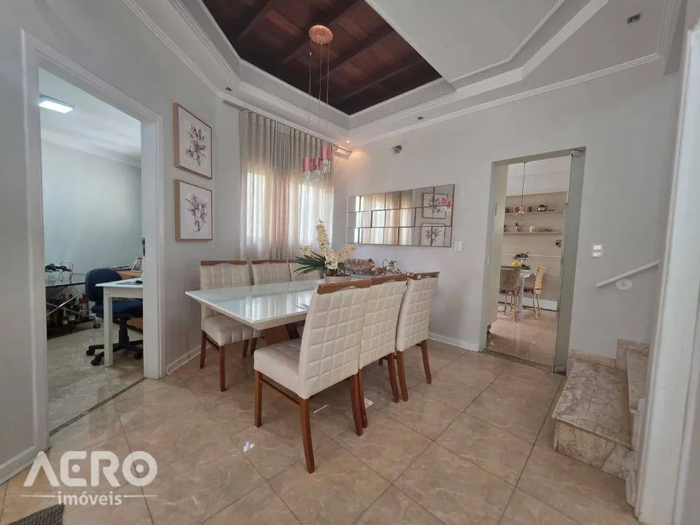 Casa, 3 quartos, 241 m² - Foto 5