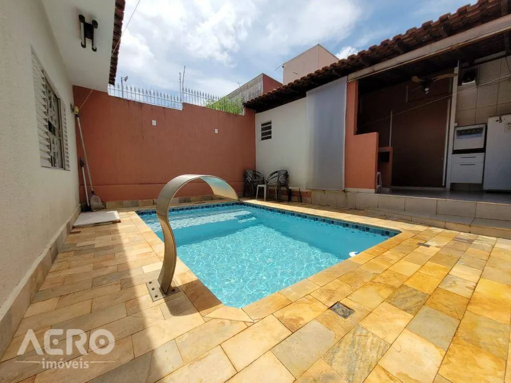 Casa, 3 quartos, 196 m² - Foto 3