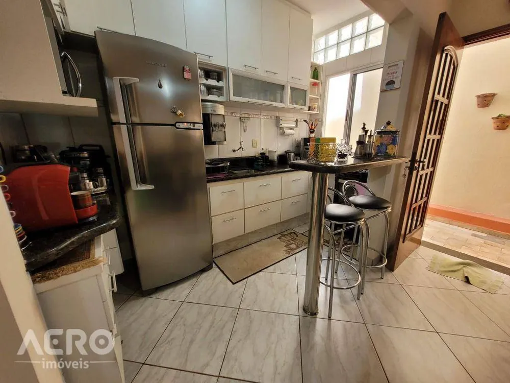 Casa, 3 quartos, 196 m² - Foto 8