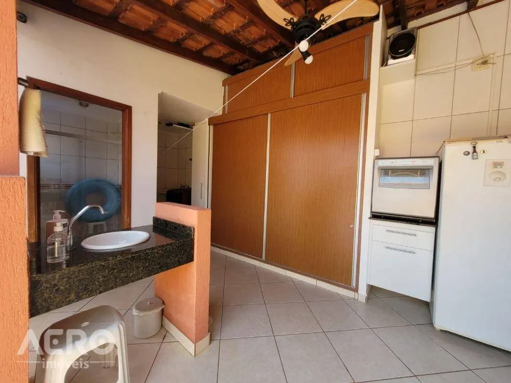 Casa, 3 quartos, 196 m² - Foto 5